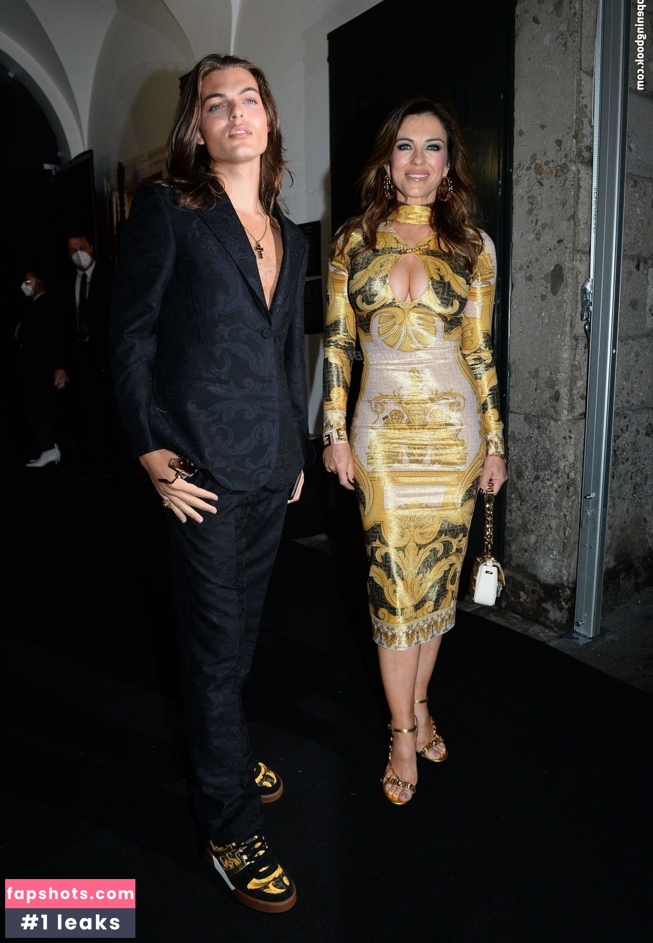 Elizabeth Hurley gallery photo #1181