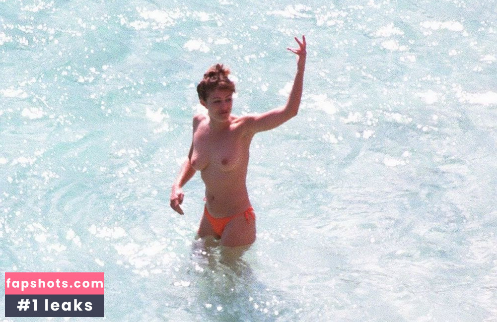 Elizabeth Hurley gallery photo #1585