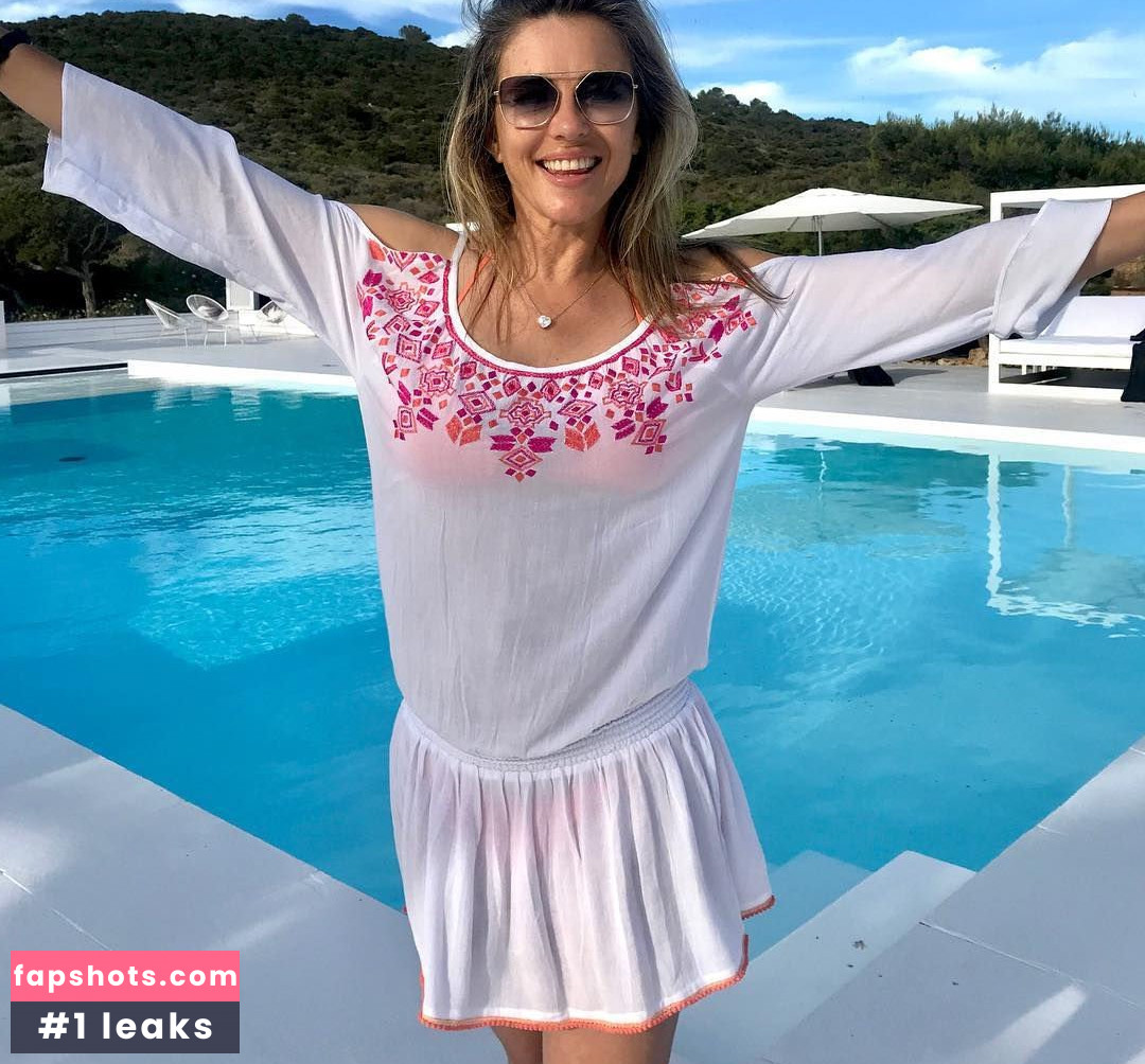 Elizabeth Hurley gallery photo #1741