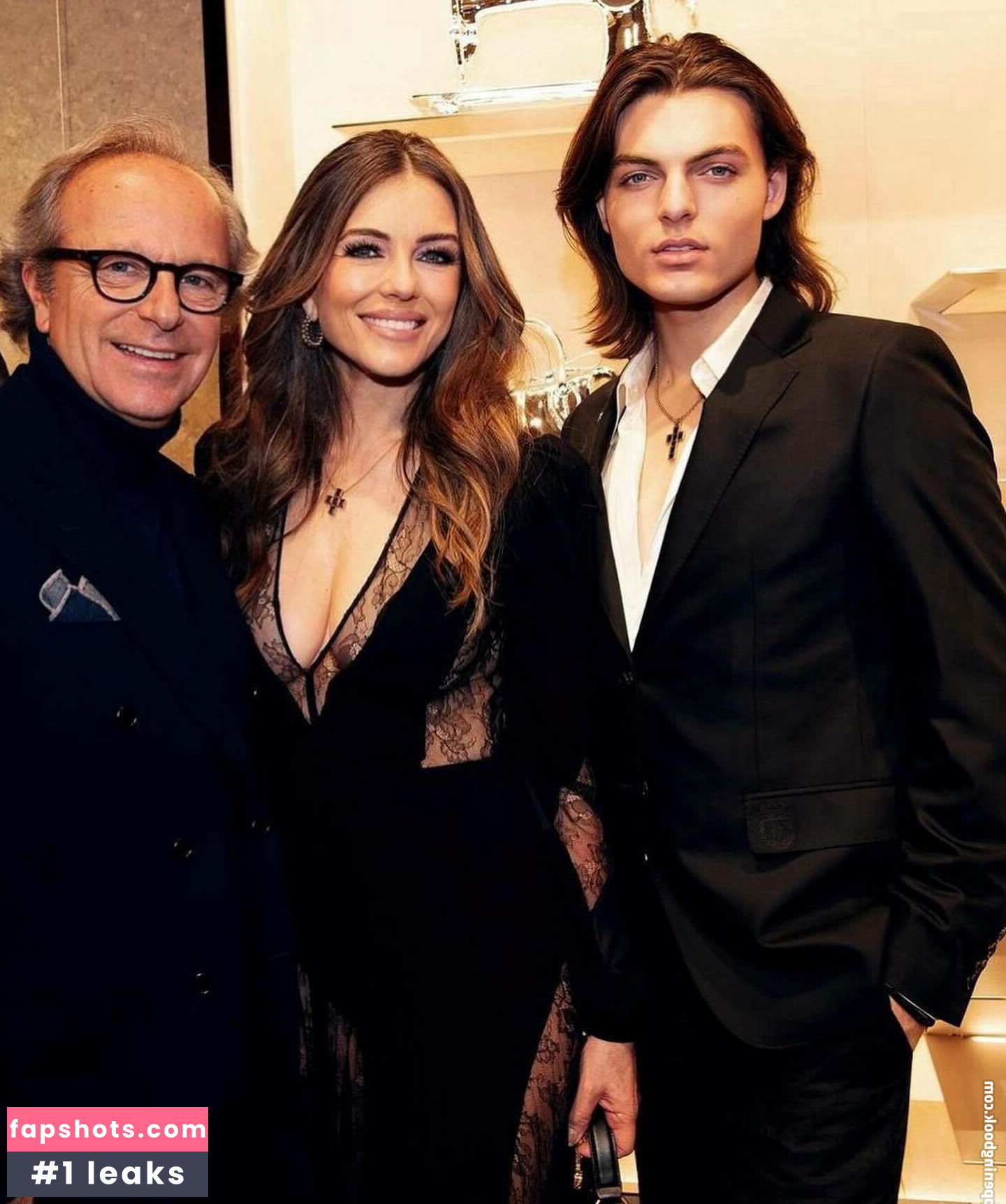 Elizabeth Hurley gallery photo #251