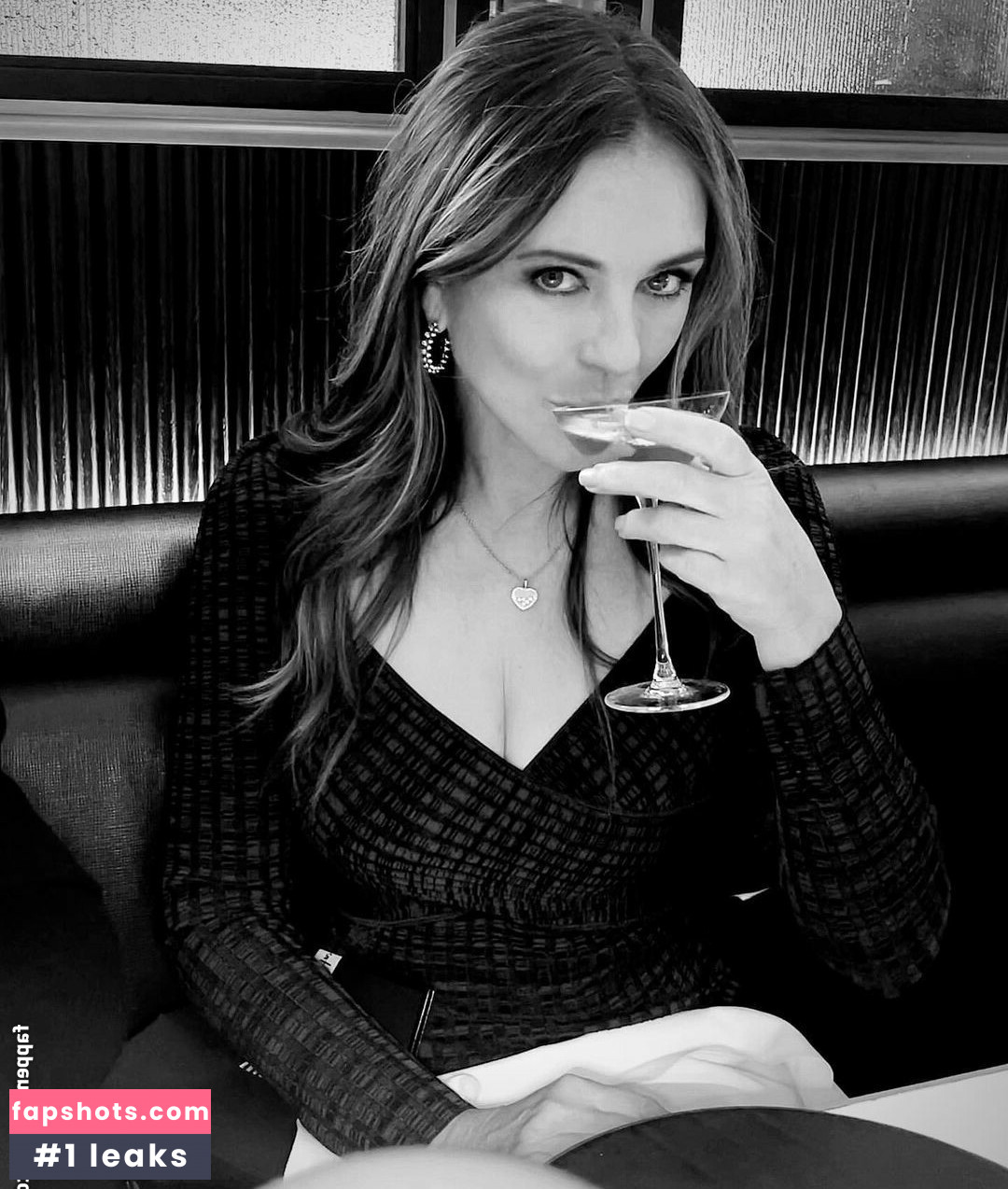 Elizabeth Hurley gallery photo #305