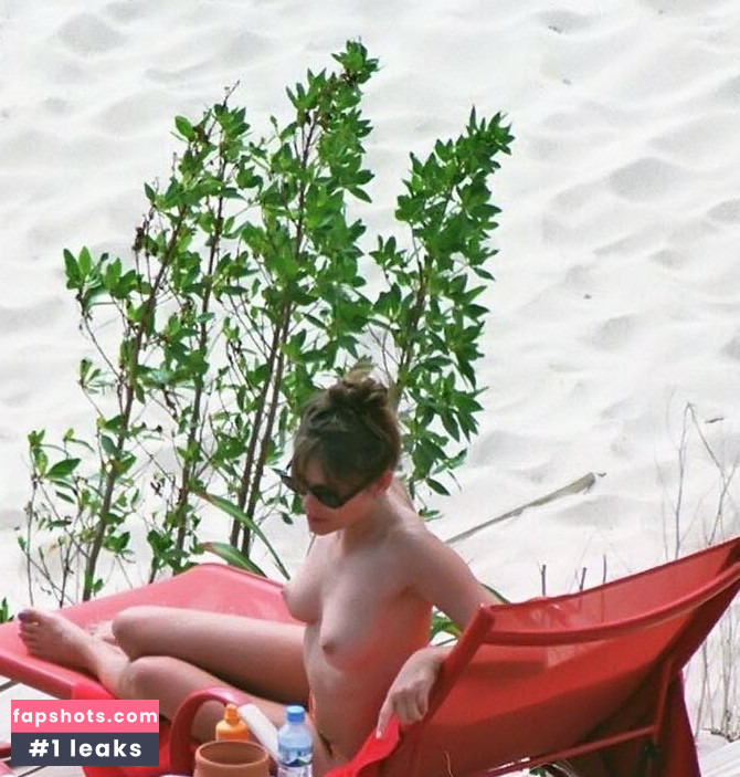 Elizabeth Hurley gallery photo #816