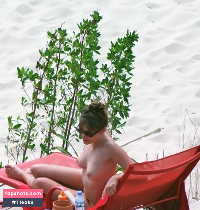 Elizabeth Hurley gallery photo #1009