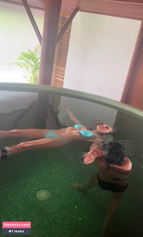 Elizabeth Hurley gallery photo #615