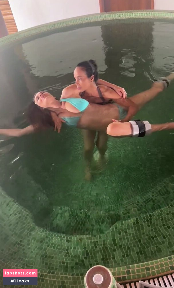 Elizabeth Hurley gallery photo #619