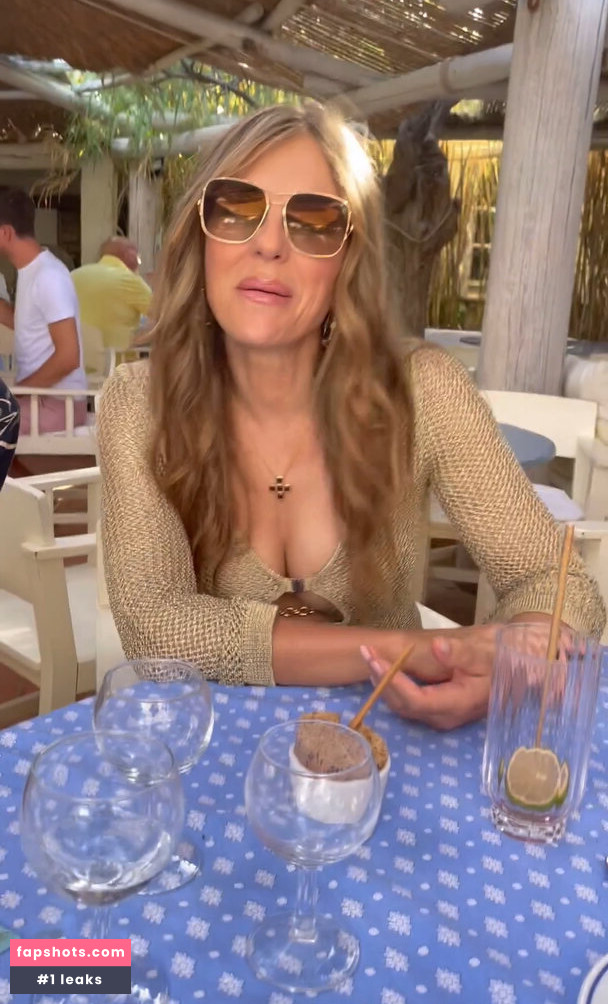 Elizabeth Hurley gallery photo #837