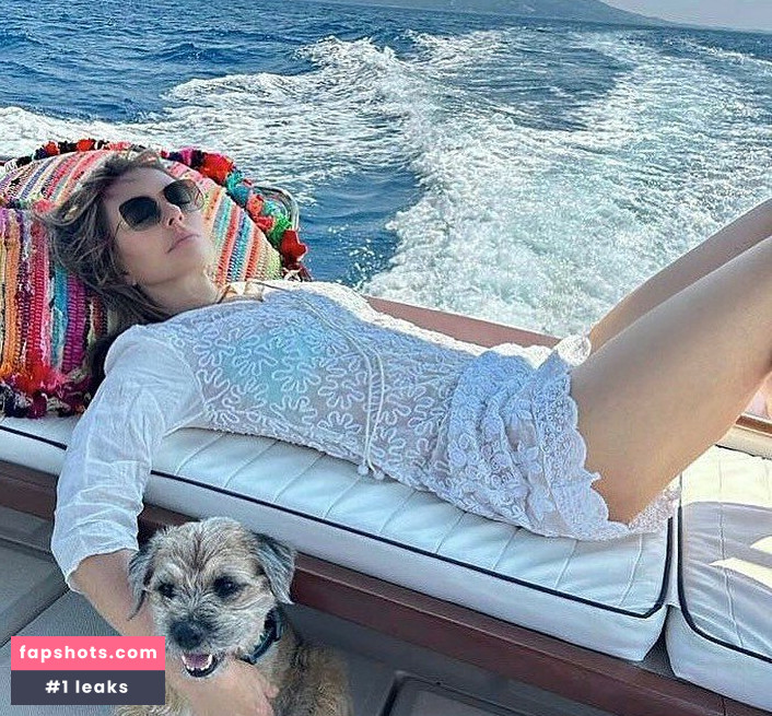 Elizabeth Hurley gallery photo #897