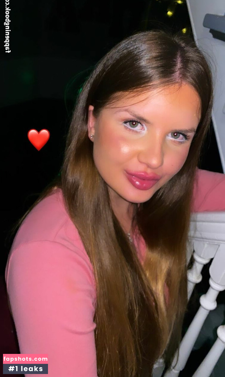 Elizabeth M gallery photo #29