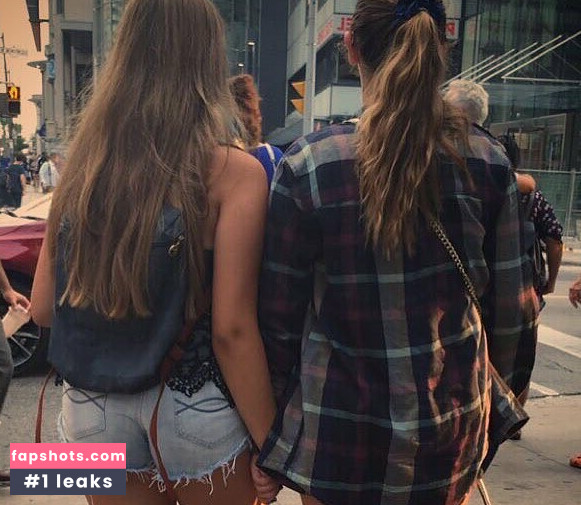 Elizabeth M gallery photo #43