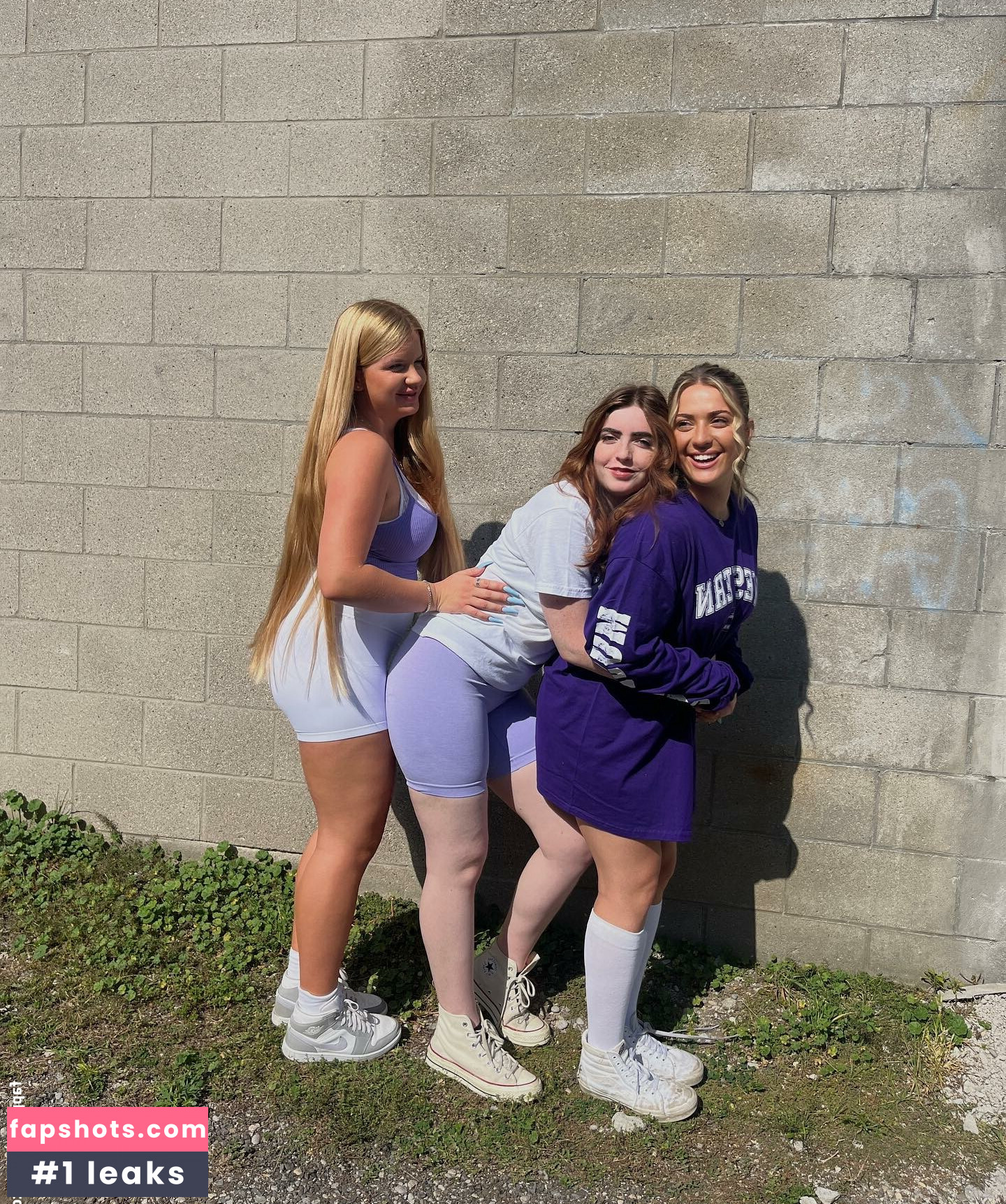 Elizabeth M gallery photo #7