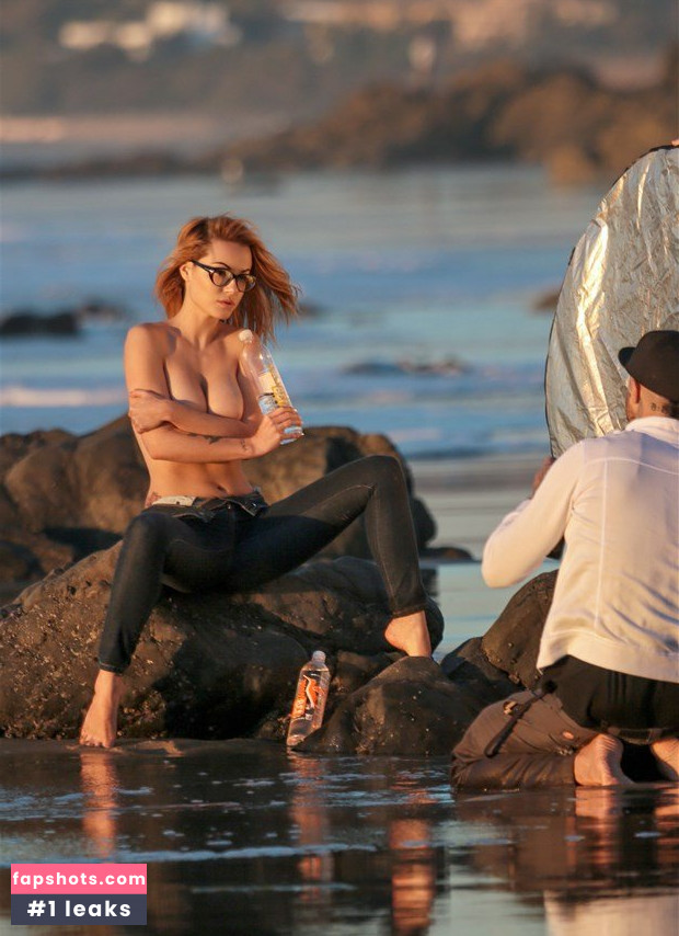 Elizabeth Marxs Nude Leaks OnlyFans Photos #99 - LeakJerk