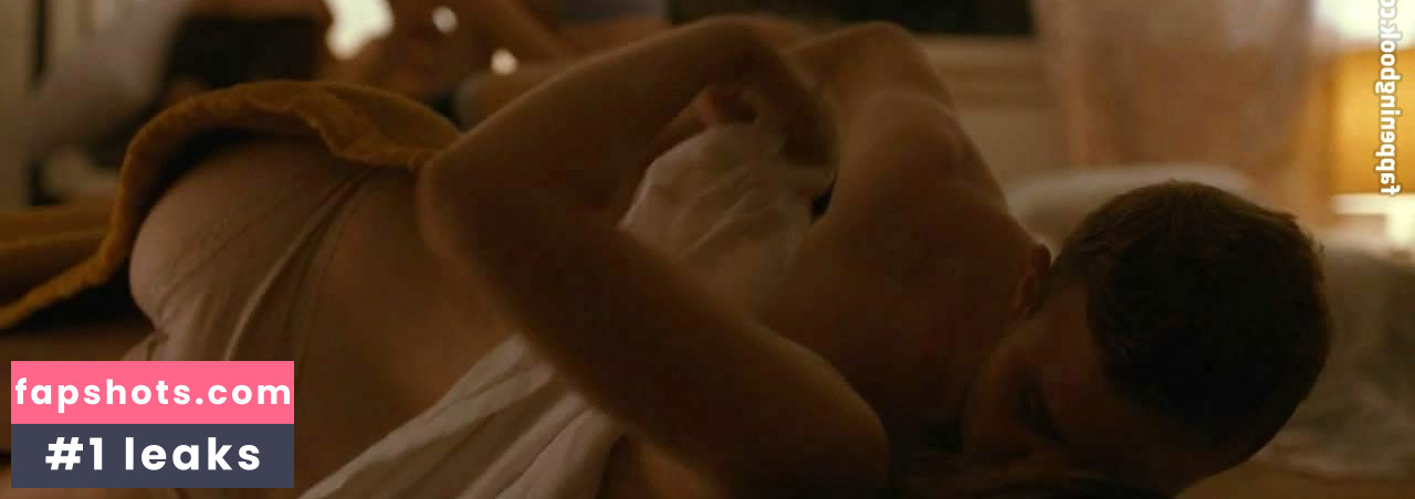 Elizabeth Olsen Nude Leaks OnlyFans Photos #1057 - LeakJerk