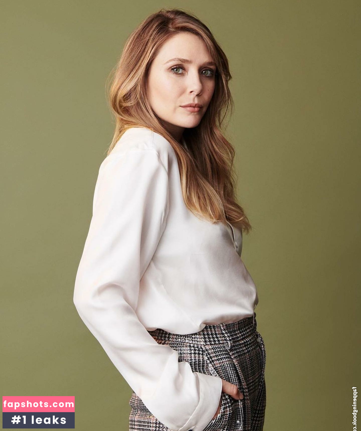 Elizabeth Olsen Nude Leaks OnlyFans Photos #790 - LeakJerk