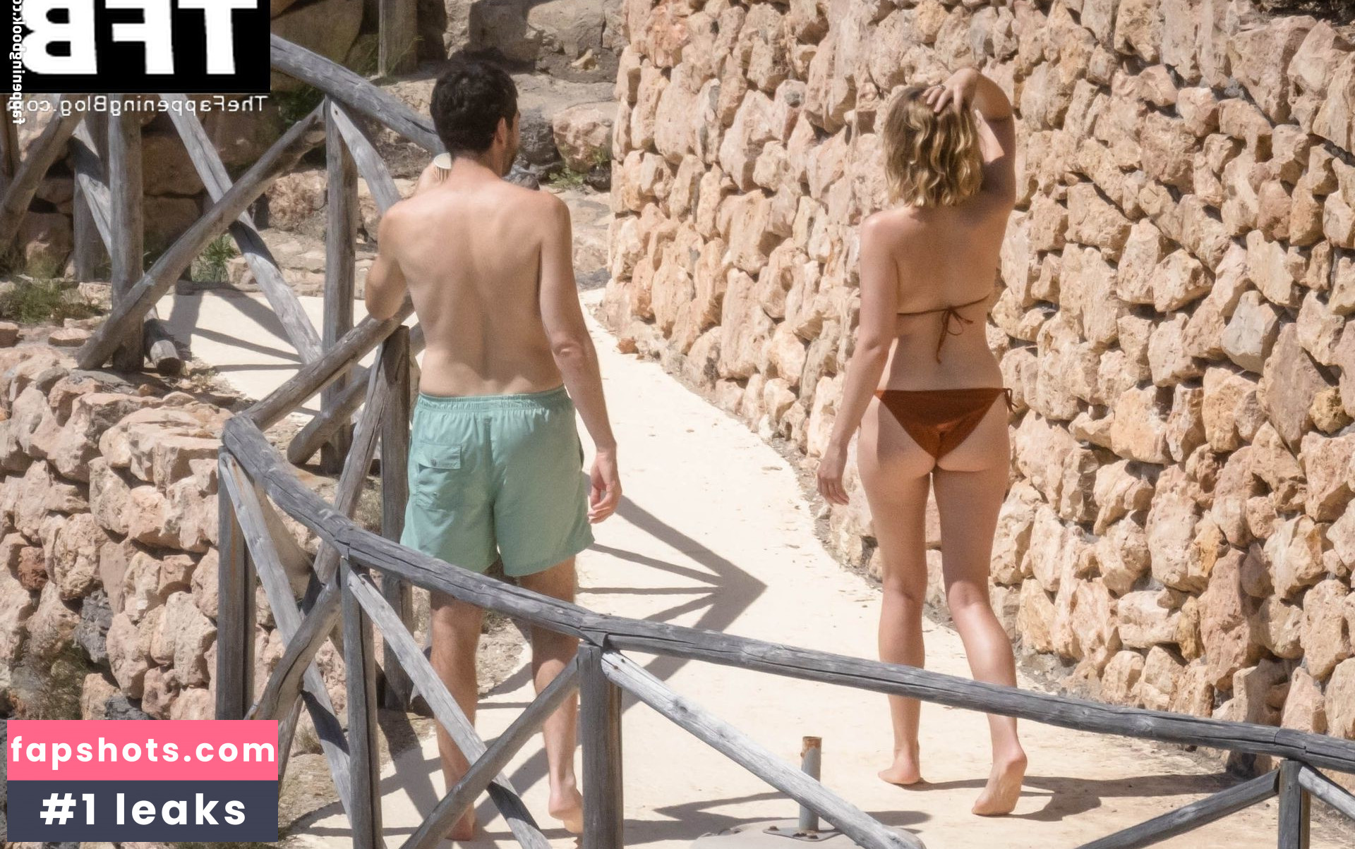 Elizabeth Olsen Nude Leaks OnlyFans Photos #916 - LeakJerk