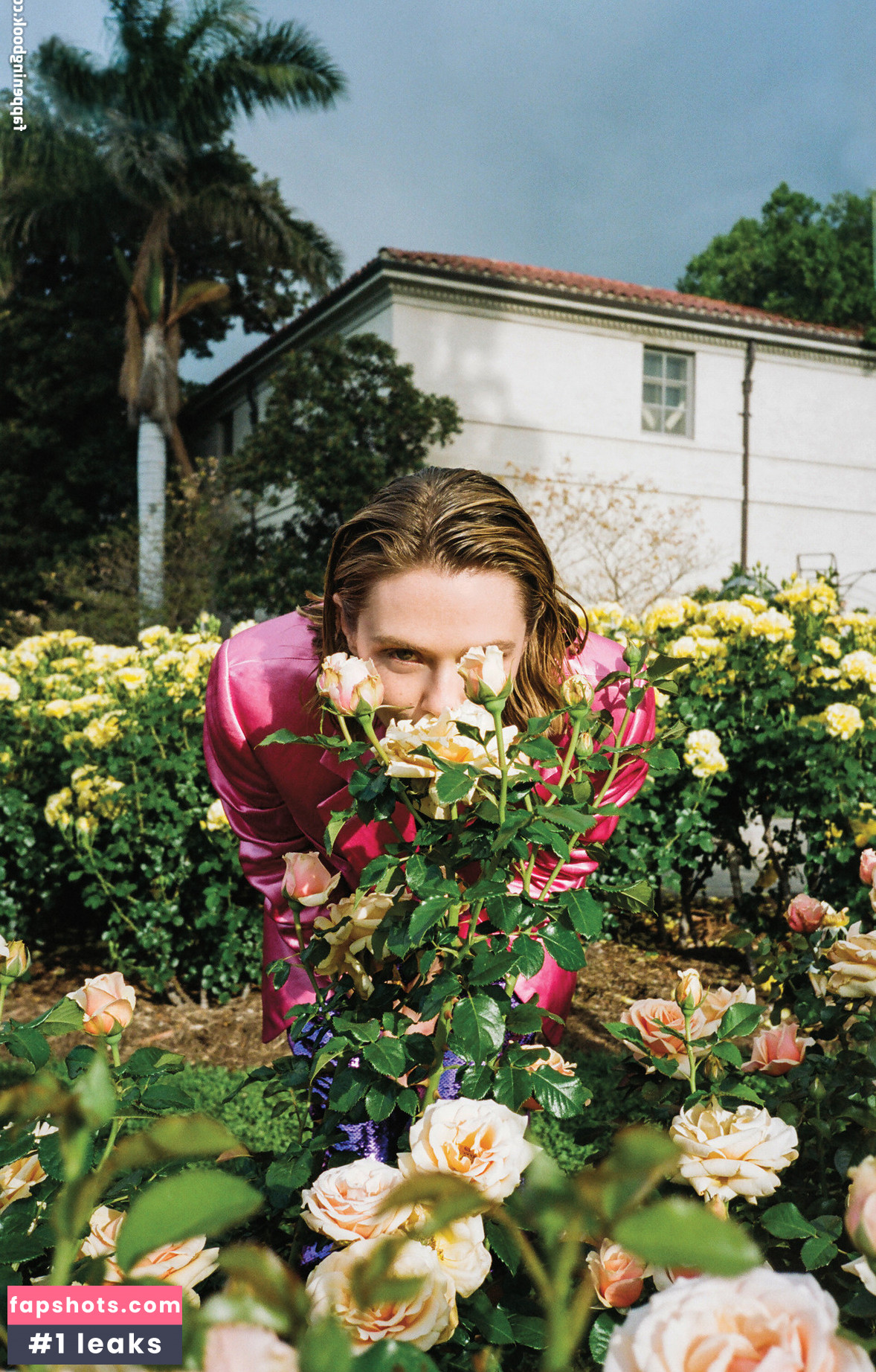 Elizabeth Olsen Nude Leaks OnlyFans Photos #954 - LeakJerk