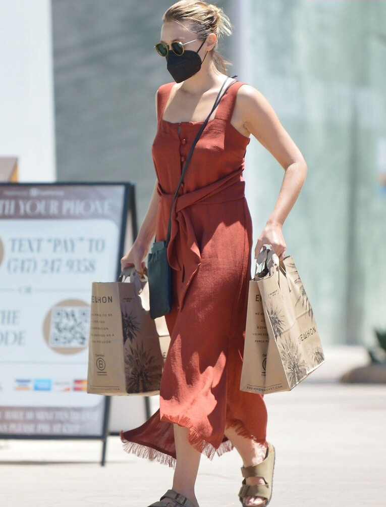 elizabeth-olsen gallery photo #679