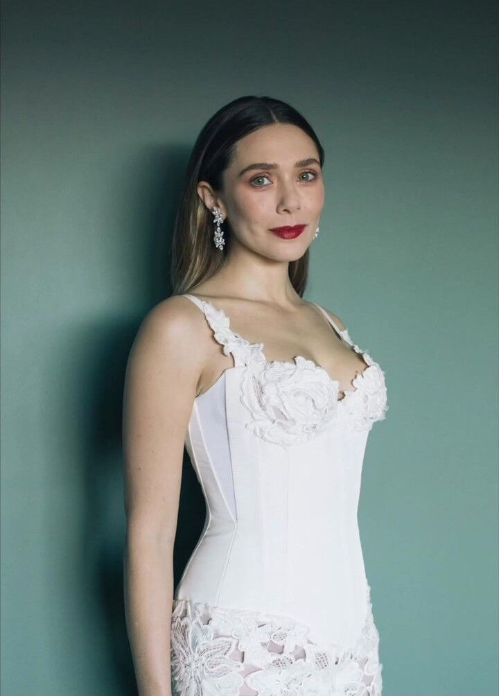 elizabeth-olsen gallery photo #685