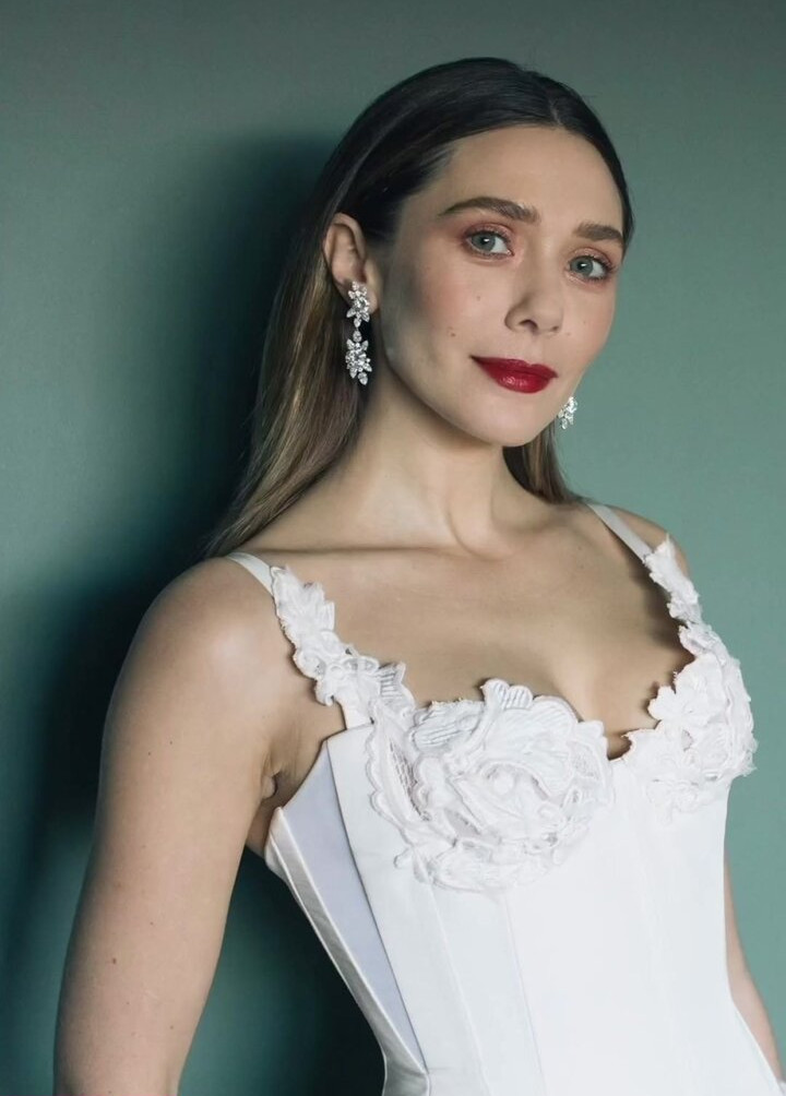 elizabeth-olsen gallery photo #689