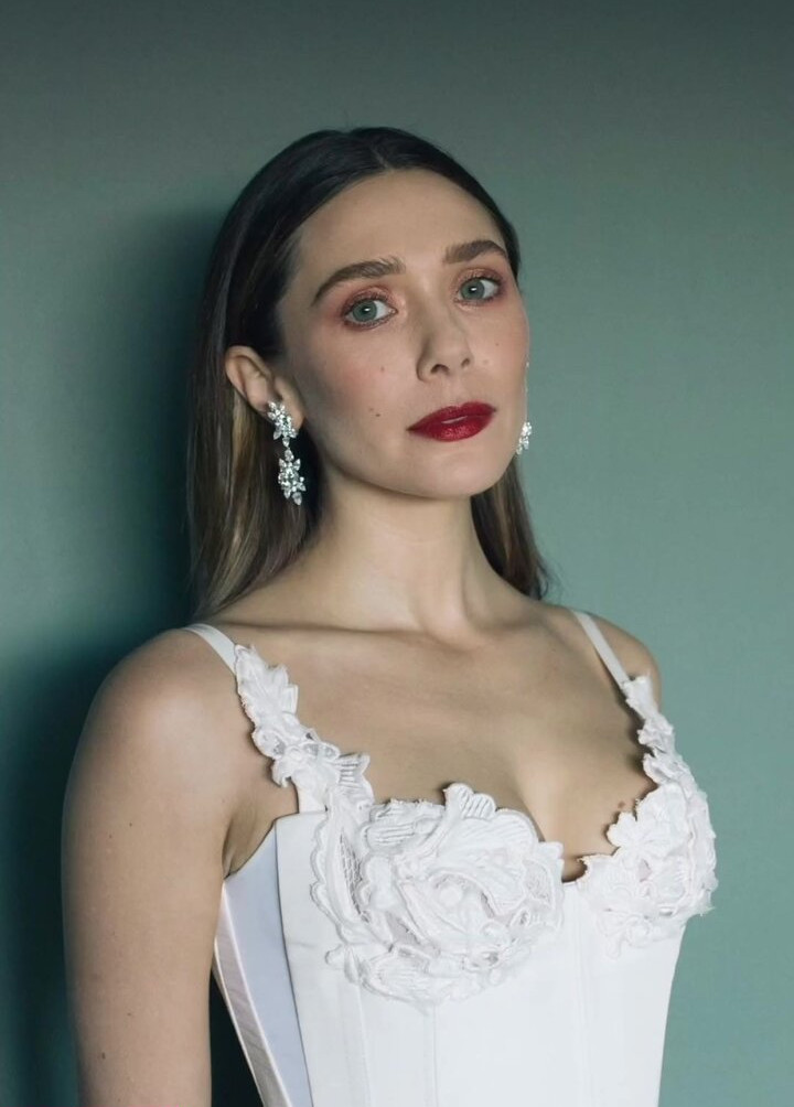 elizabeth-olsen gallery photo #690