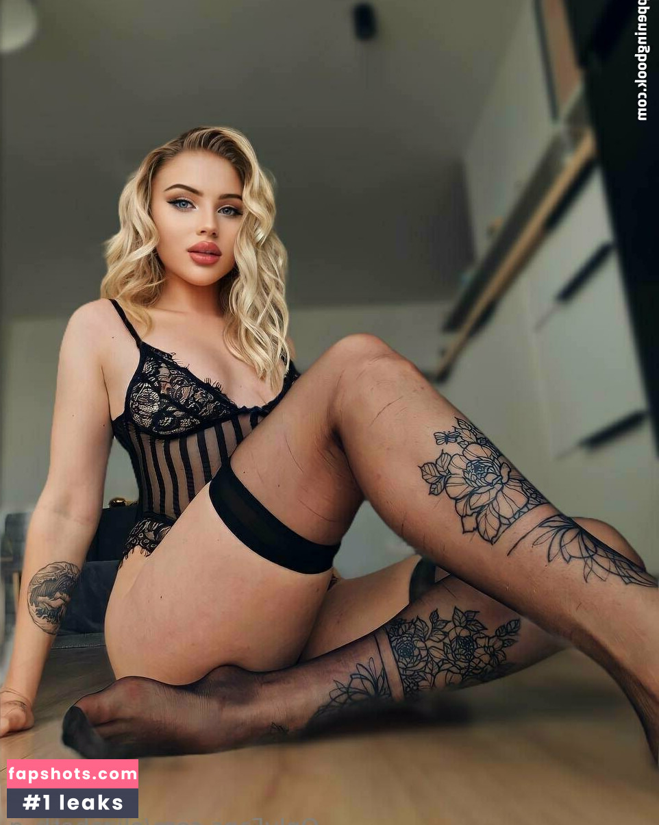 elizabeth_q gallery photo #12