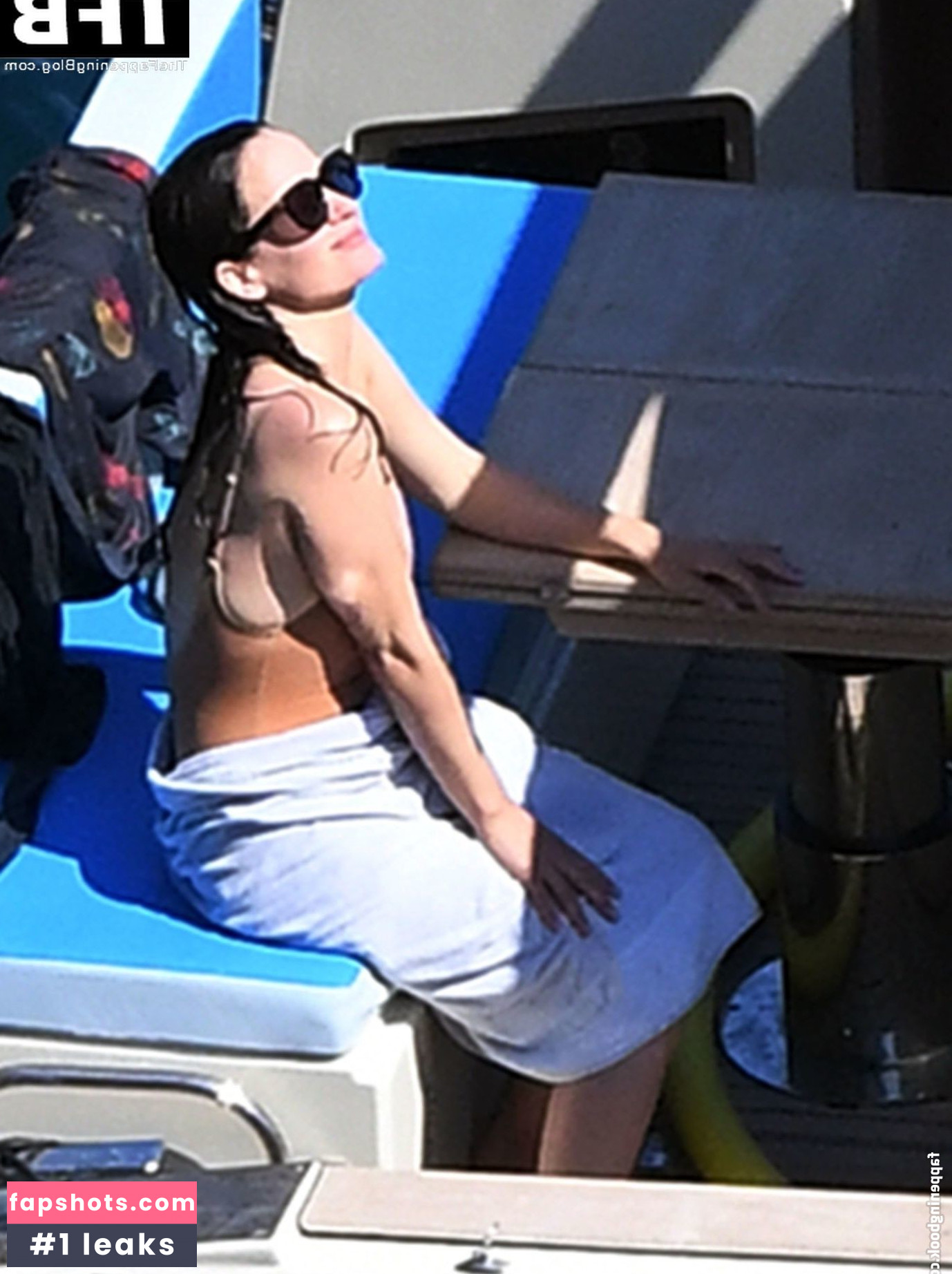 Elizabeth Reaser gallery photo #17