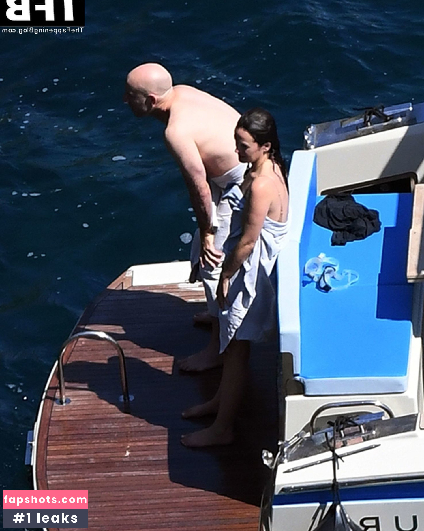 Elizabeth Reaser gallery photo #19