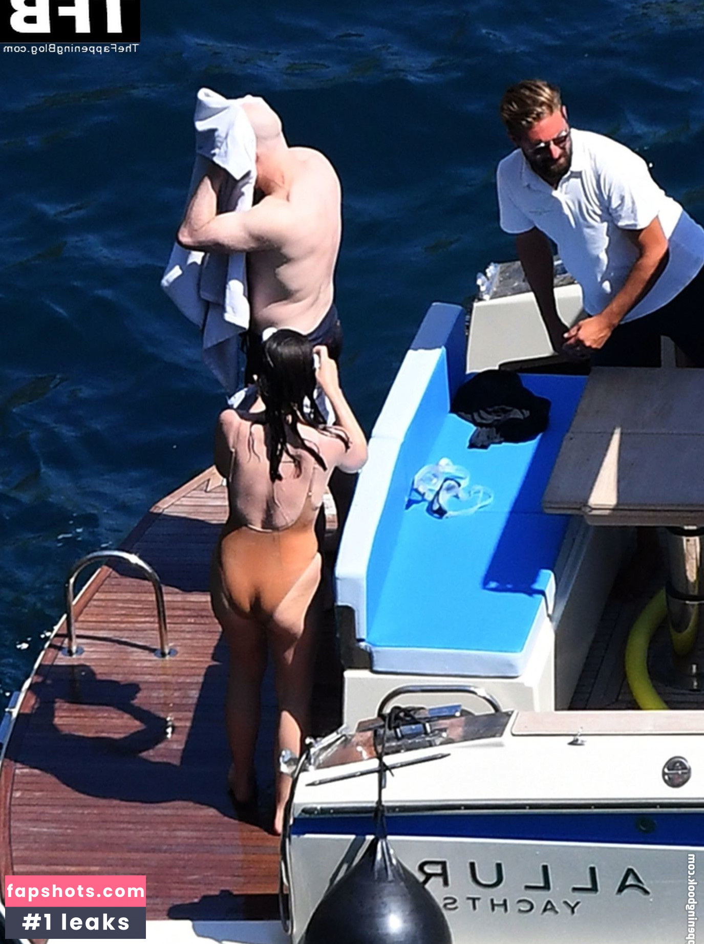 Elizabeth Reaser gallery photo #20