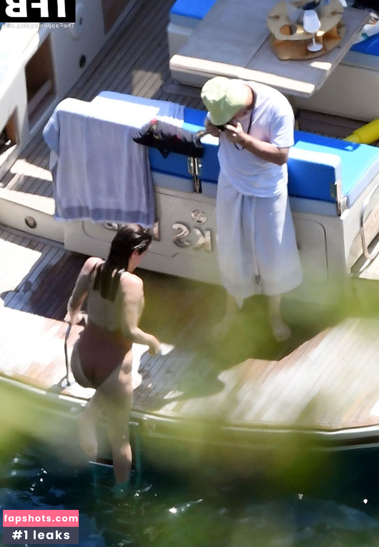 Elizabeth Reaser gallery photo #29