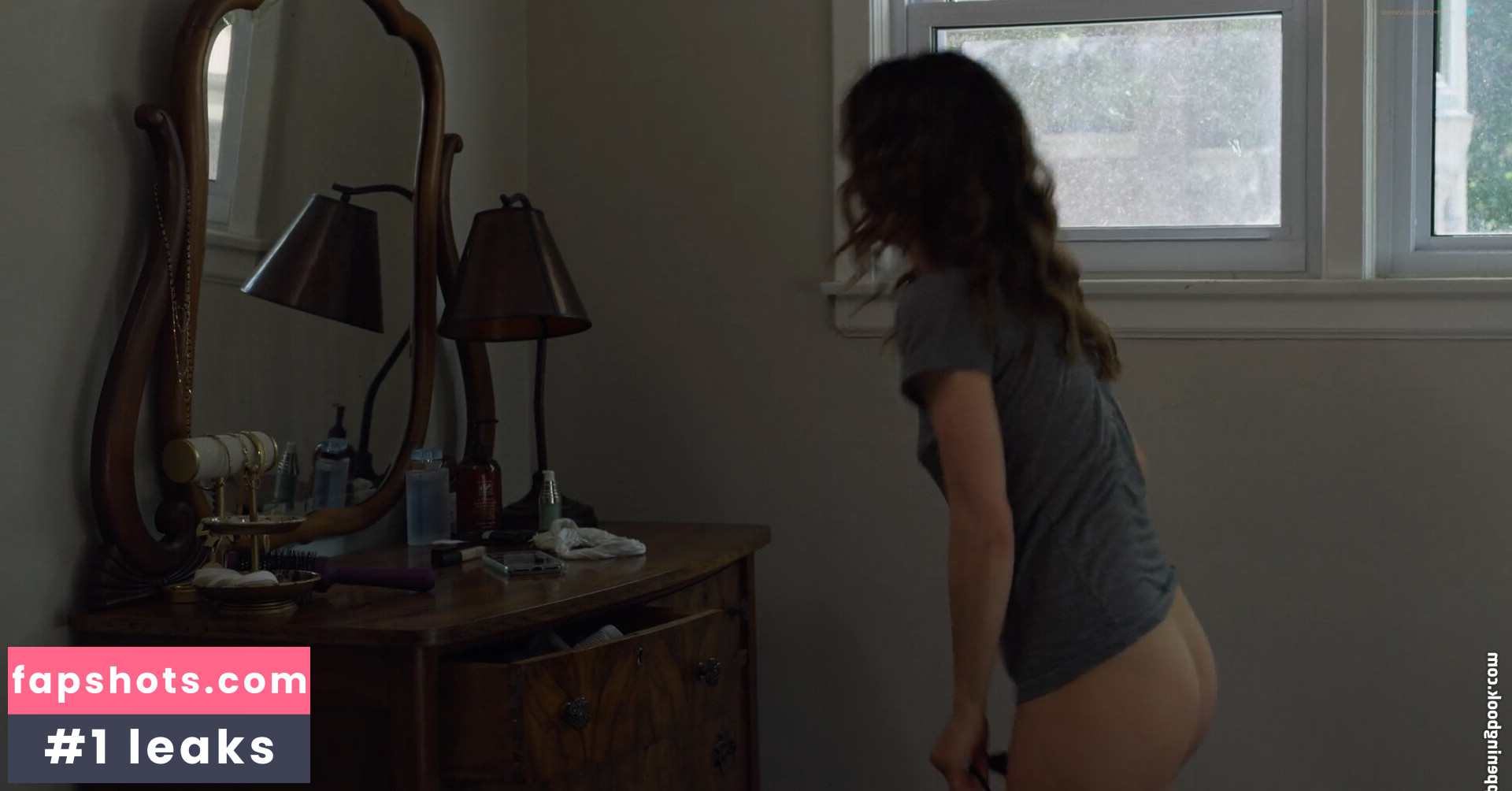 Elizabeth Reaser gallery photo #4