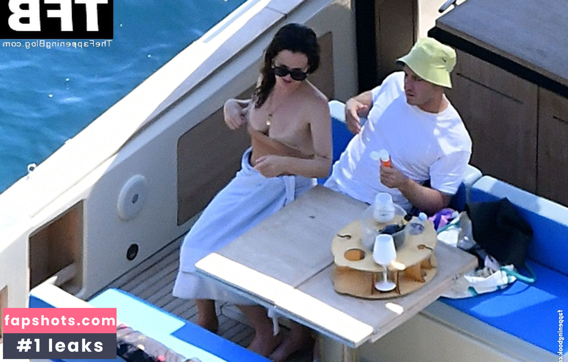 Elizabeth Reaser gallery photo #31