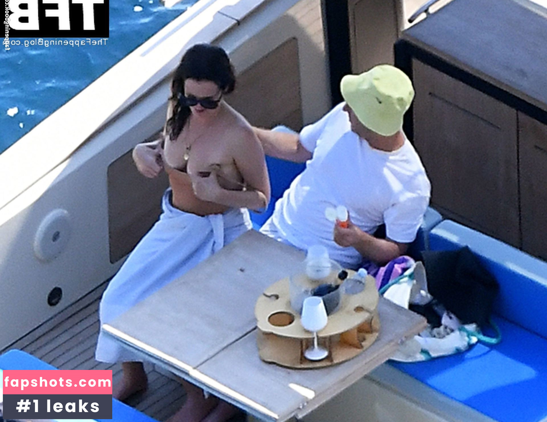 Elizabeth Reaser gallery photo #32