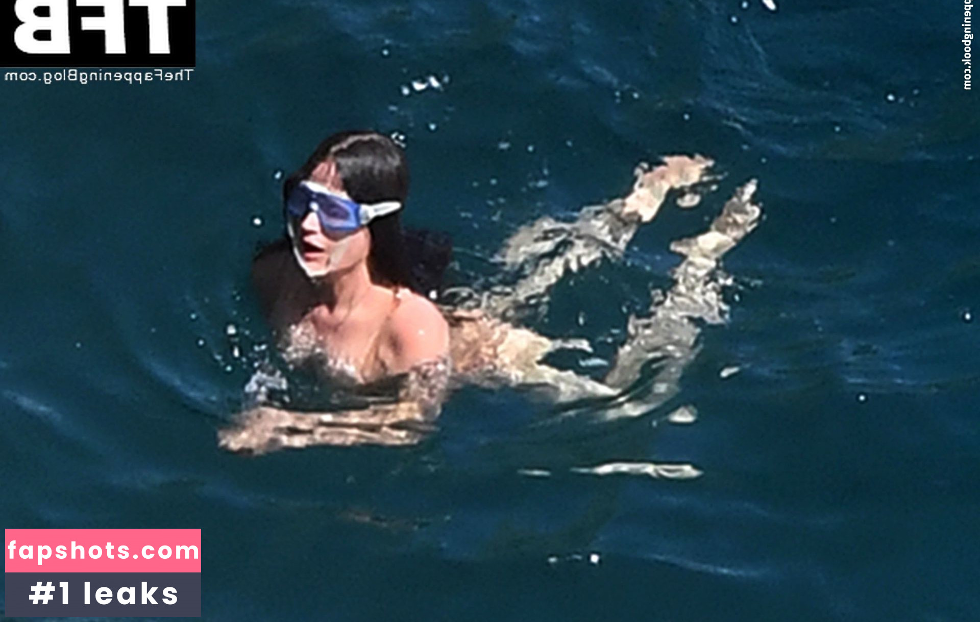 Elizabeth Reaser gallery photo #35