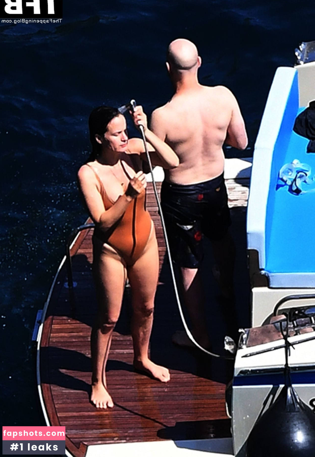 Elizabeth Reaser gallery photo #42