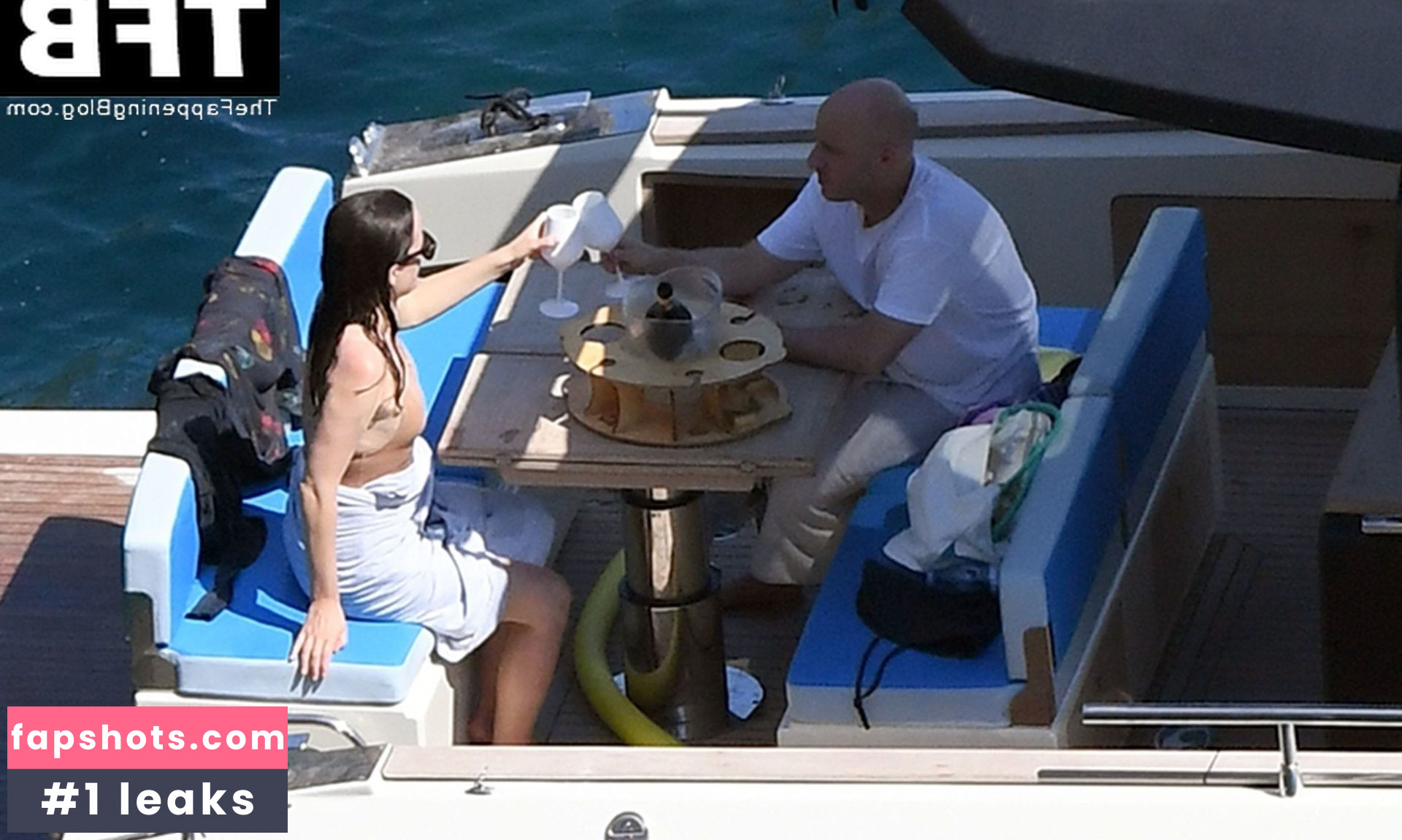 Elizabeth Reaser gallery photo #48