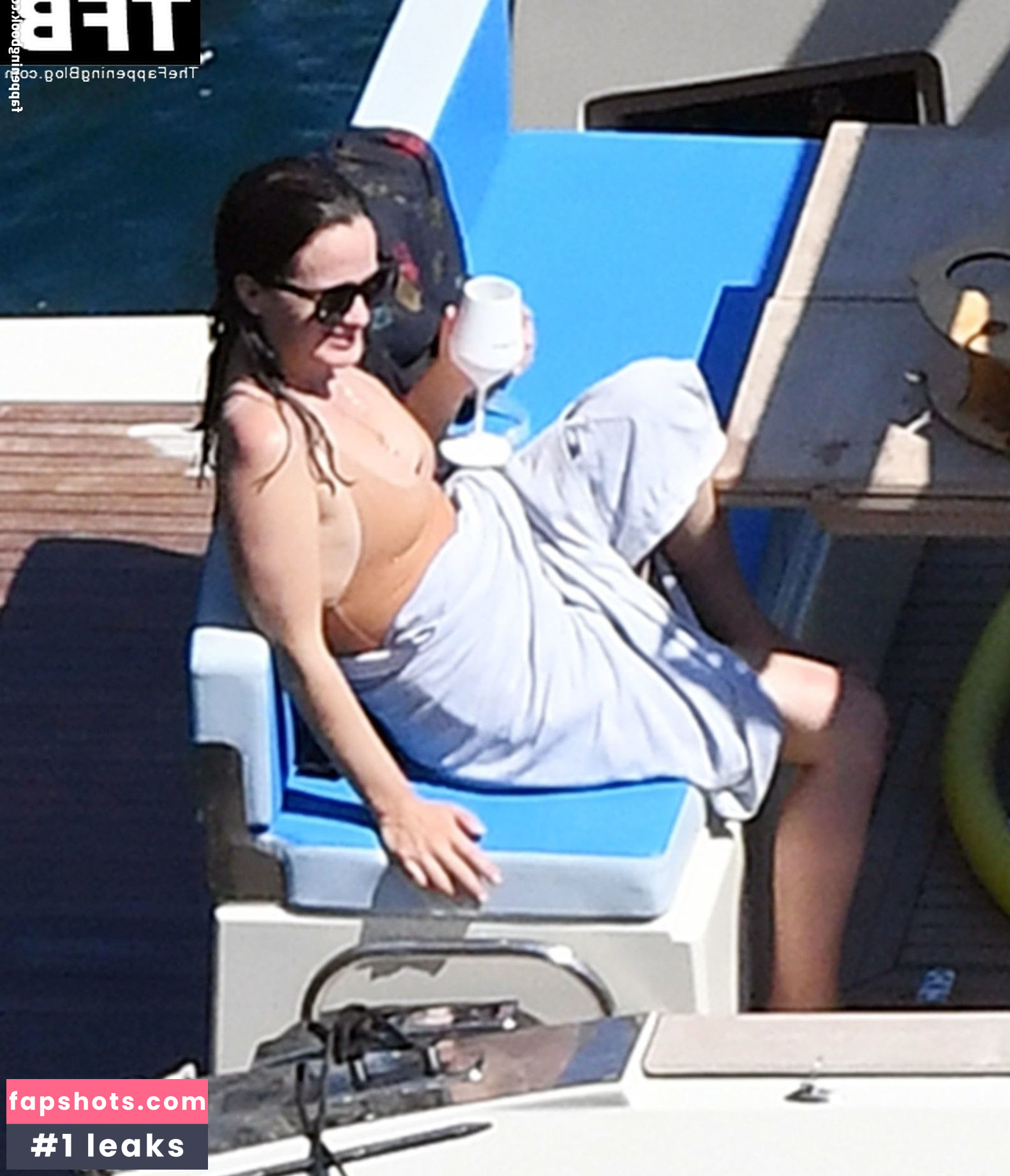 Elizabeth Reaser gallery photo #50