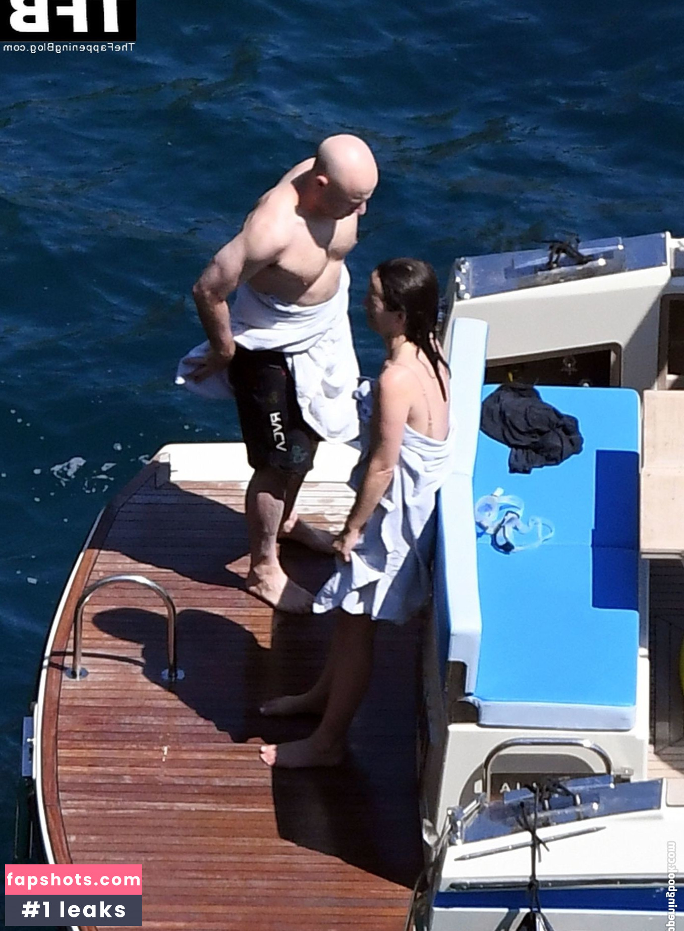 Elizabeth Reaser gallery photo #51