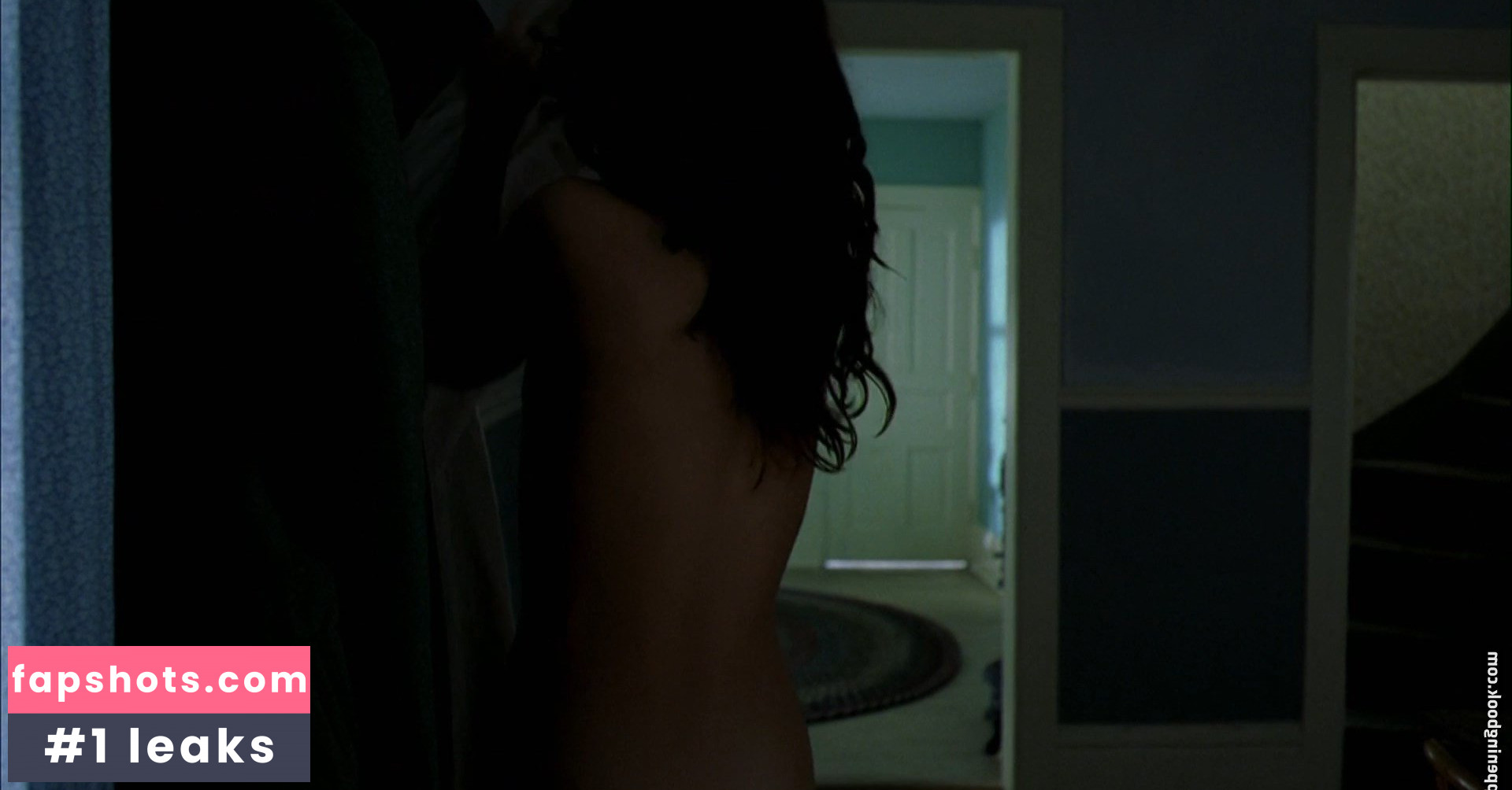 Elizabeth Reaser gallery photo #54