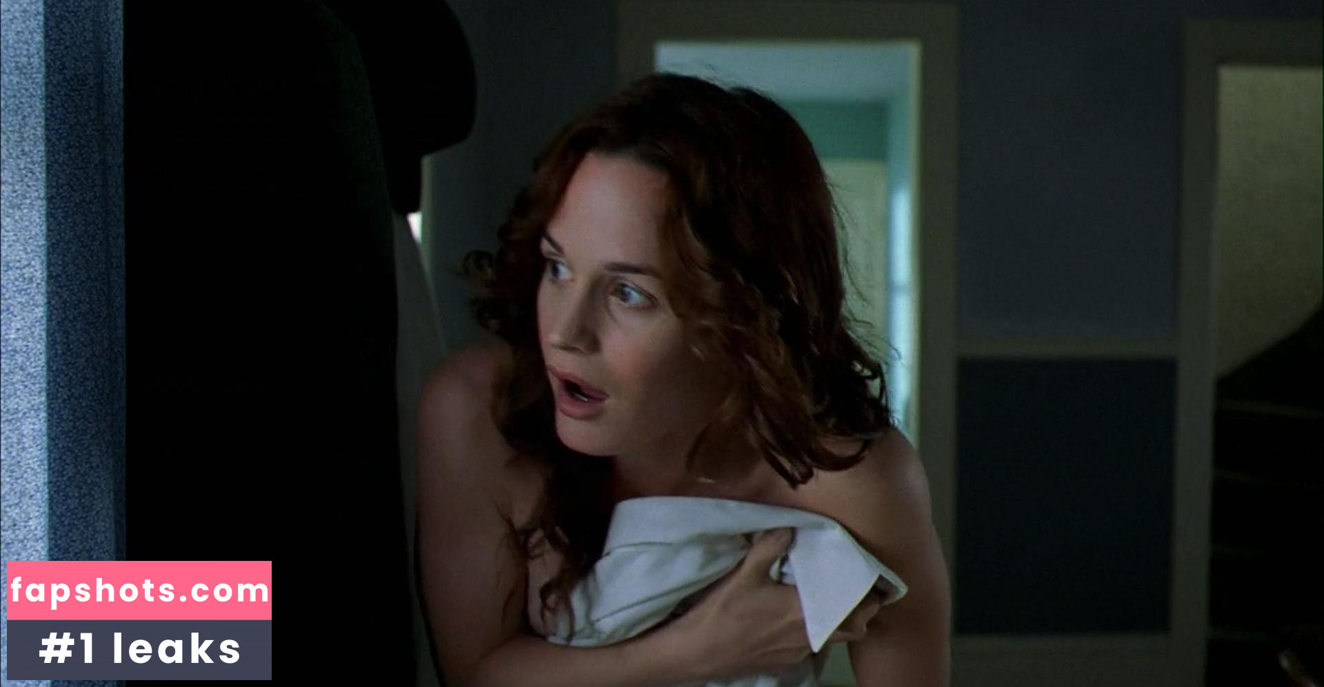 Elizabeth Reaser gallery photo #63