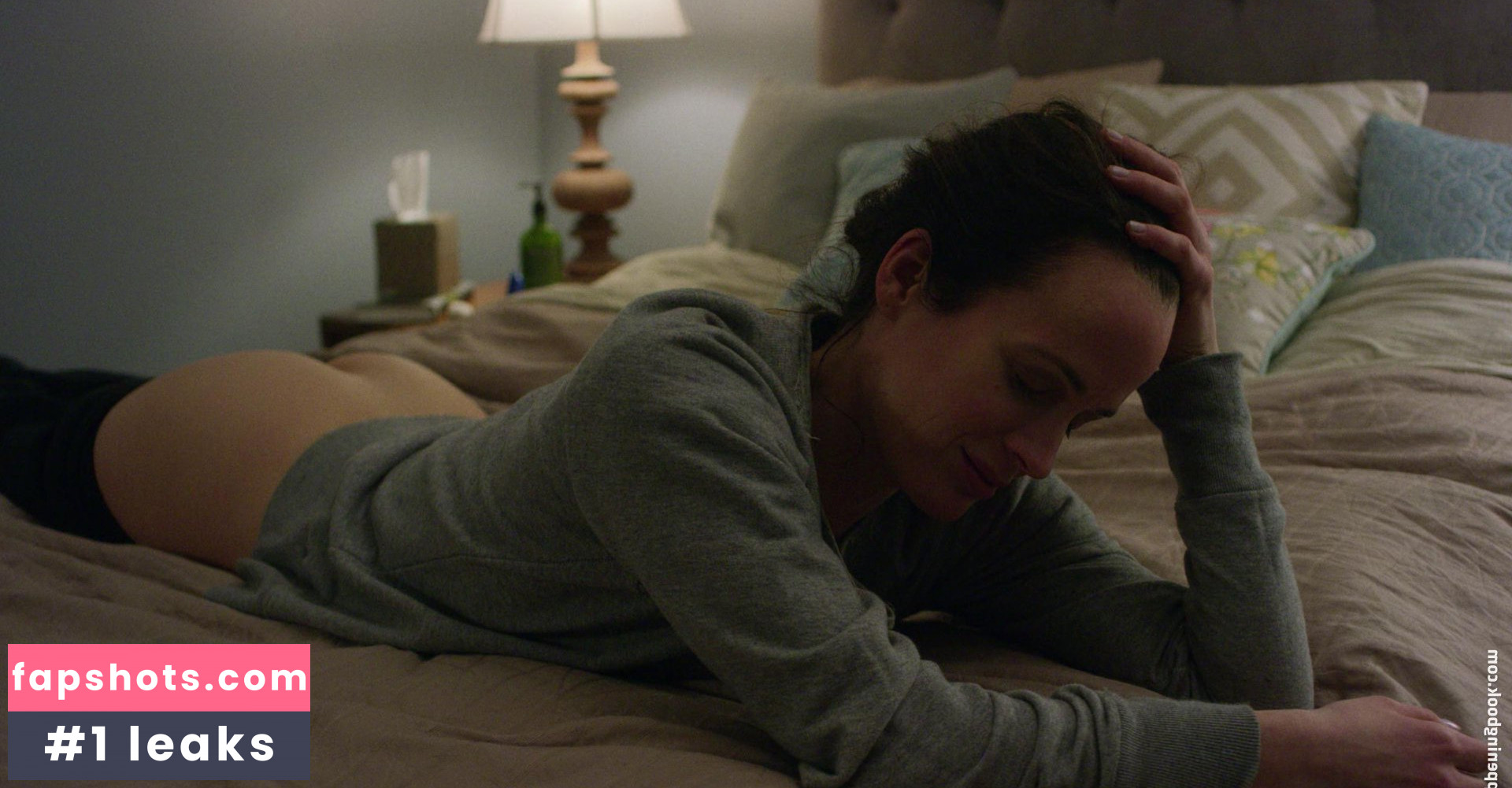 Elizabeth Reaser gallery photo #68