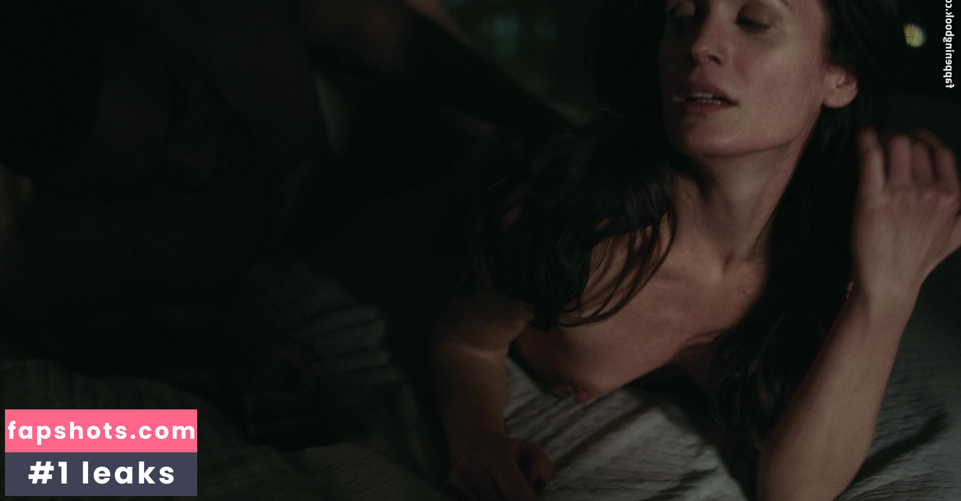 Elizabeth Reaser gallery photo #77