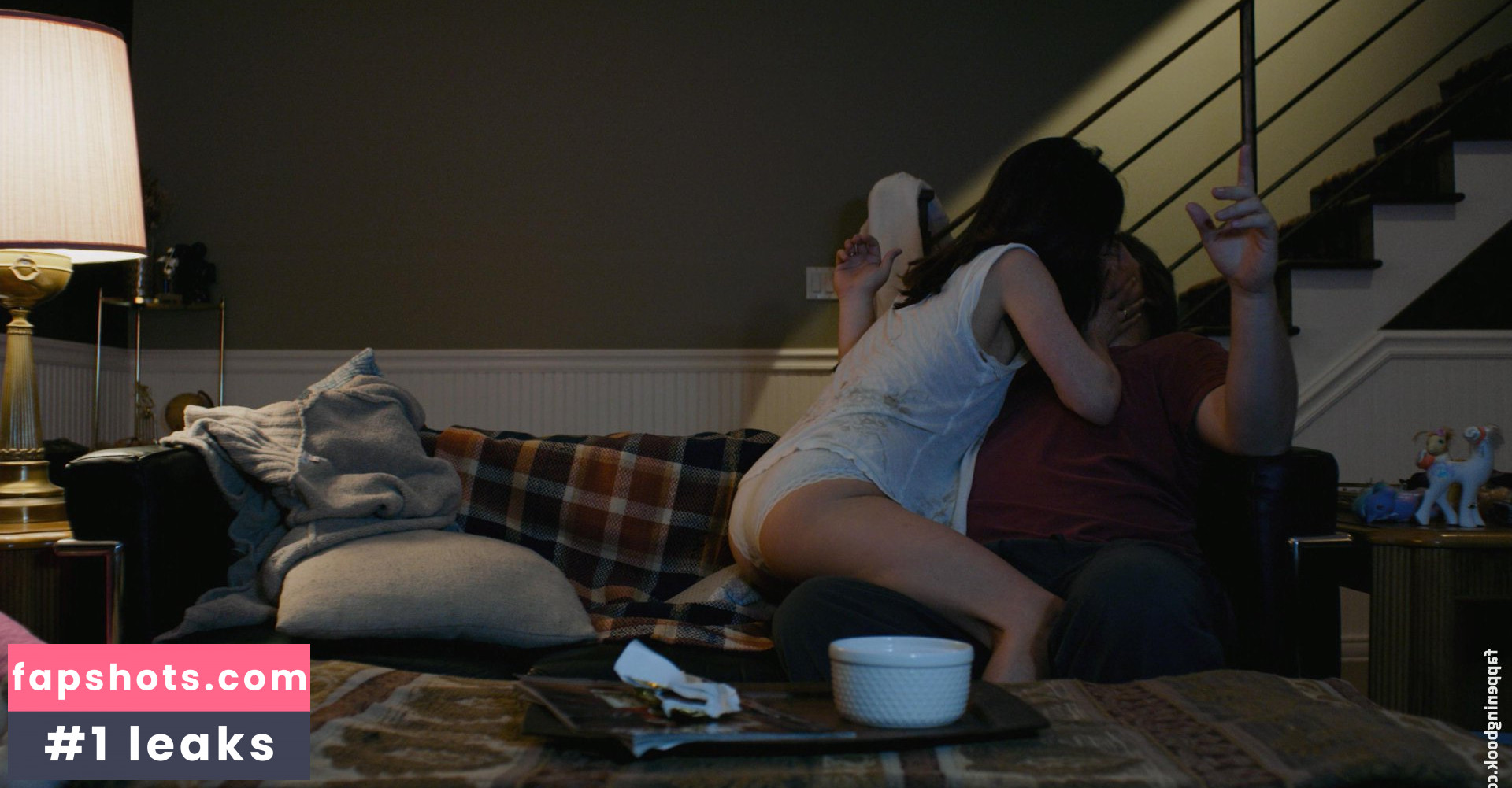 Elizabeth Reaser gallery photo #81