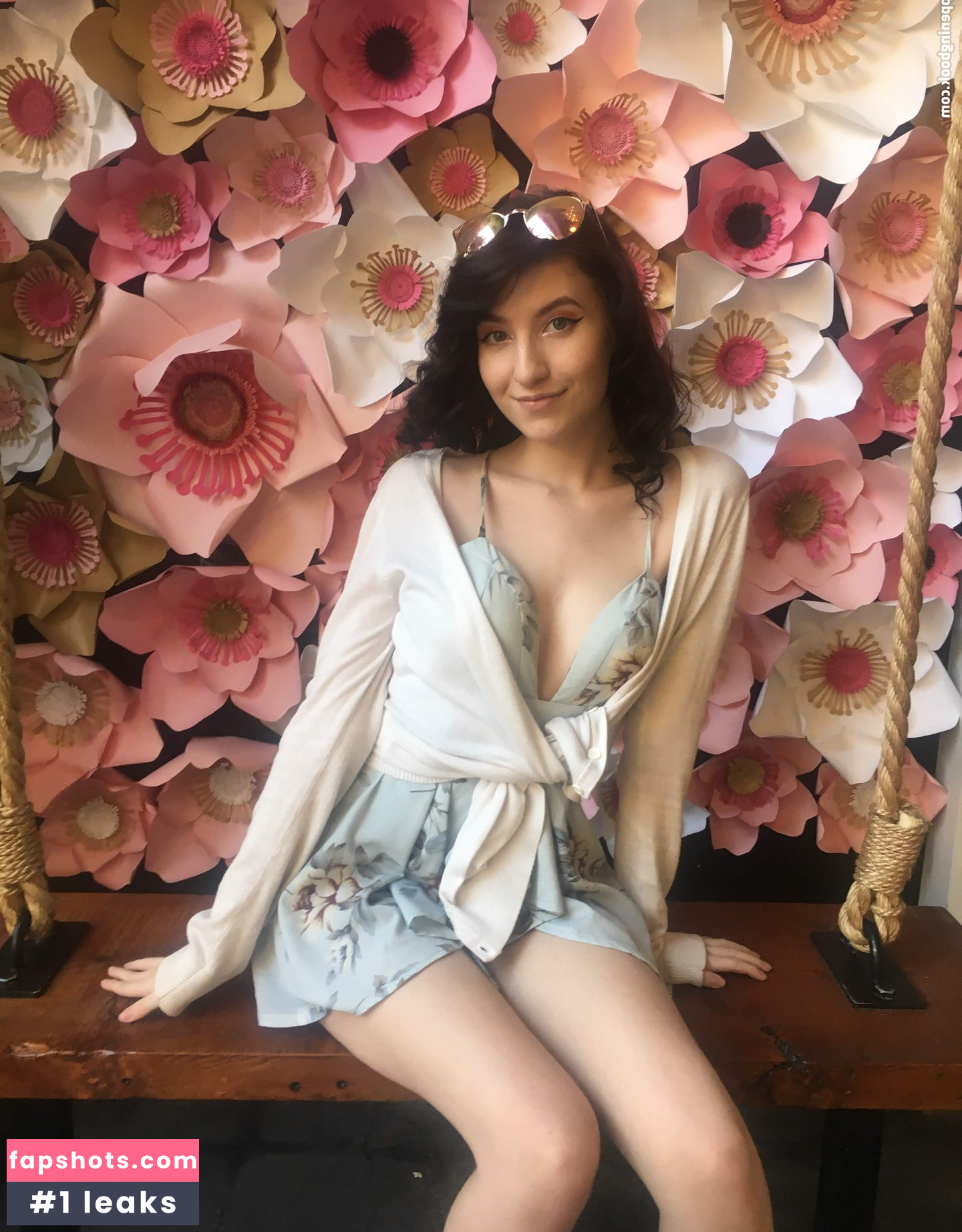 Elizabeth Reed nude babe gallery