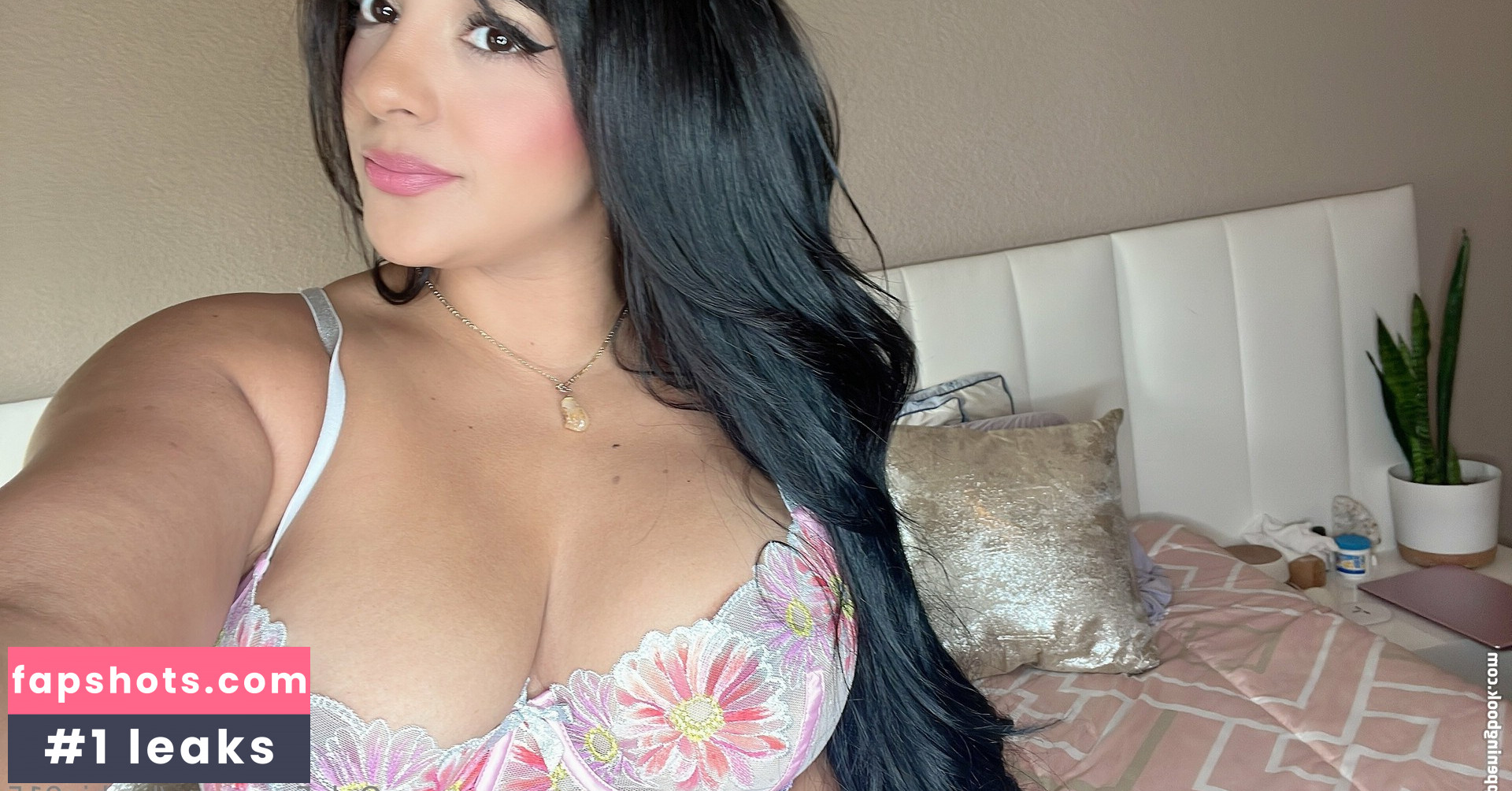 Elizabeth Retana Nude Leaks OnlyFans Photos #19 - LeakJerk