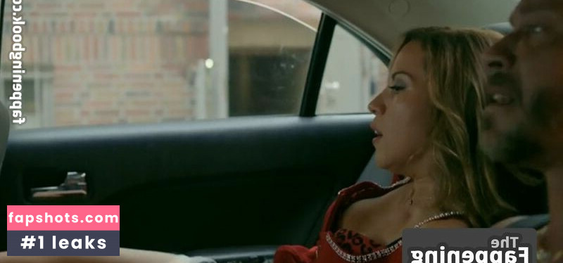 Elizabeth Rodriguez gallery photo #32