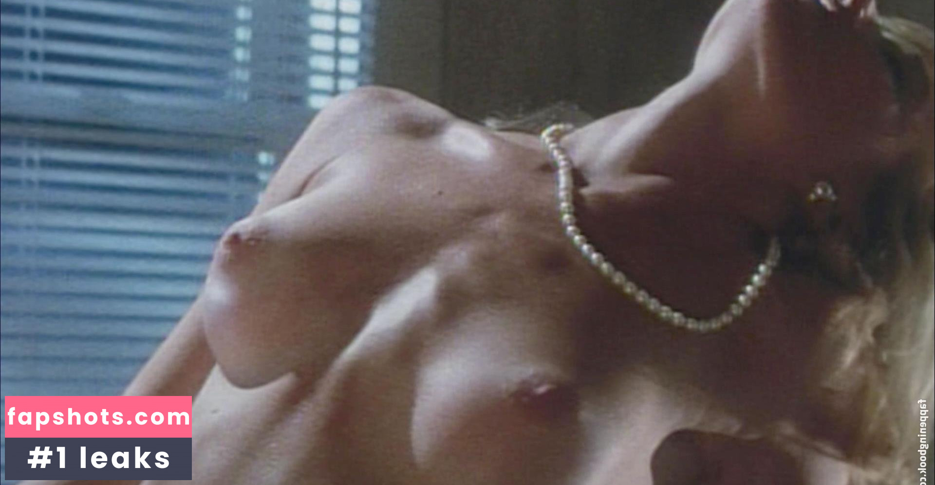 Elizabeth Sandifer gallery photo #6