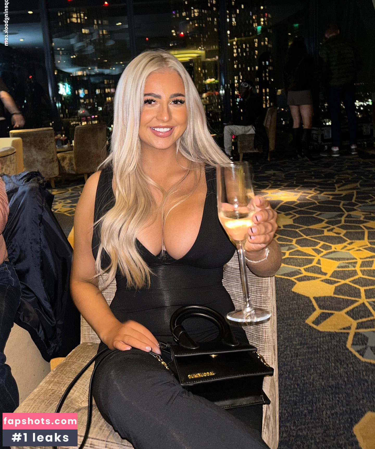 Elizabeth Taylor Nude Leaks OnlyFans Photos #33 - LeakJerk