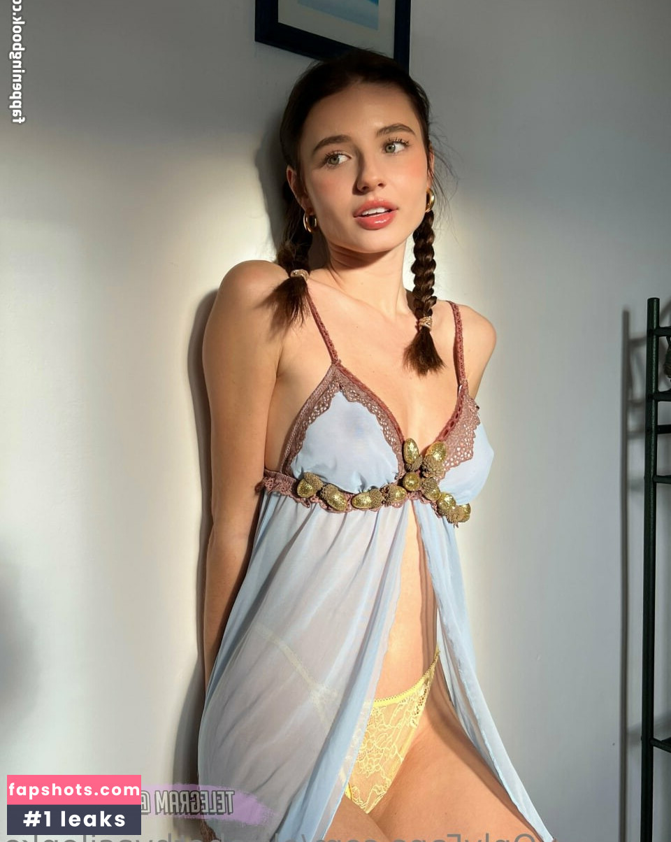 Elizabeth Vasilenko gallery photo #285