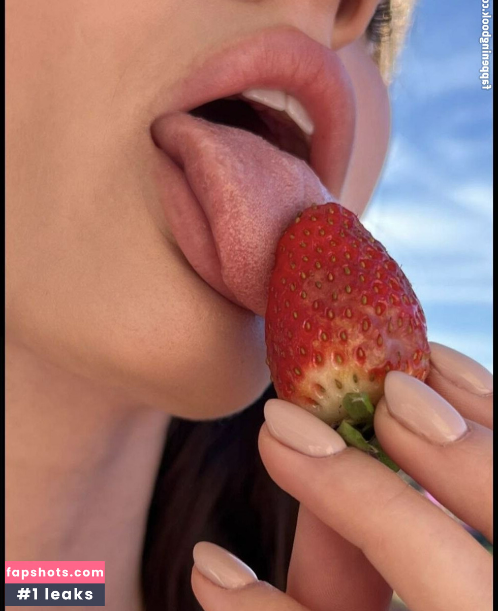 Elizabeth Vasilenko gallery photo #323