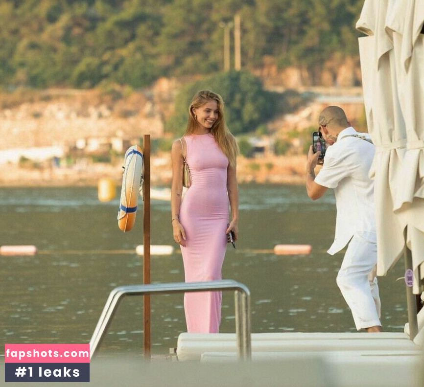 Elizabeth Vasilenko gallery photo #75