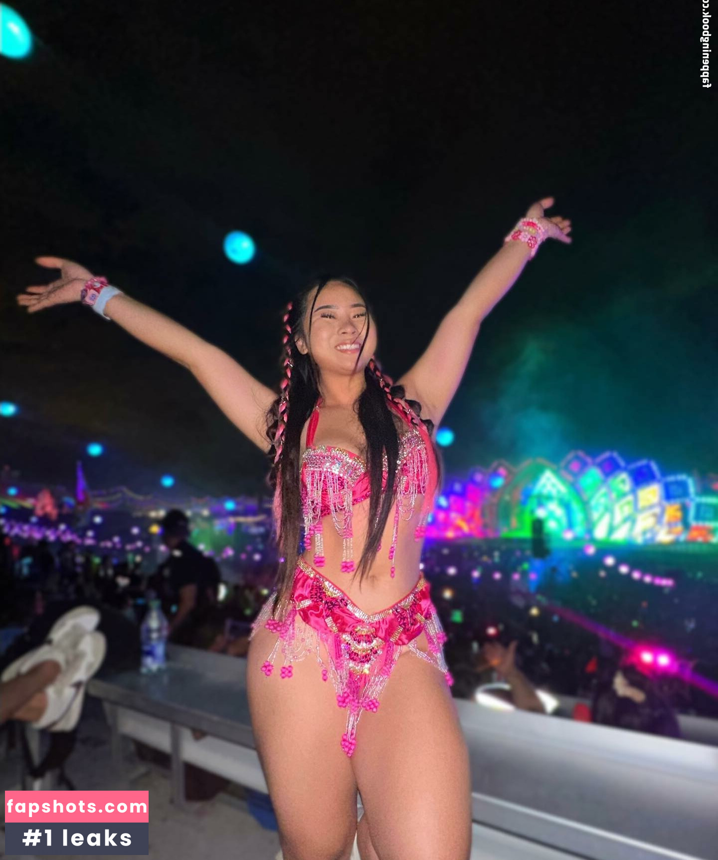 Elizabeth Vy gallery photo #18